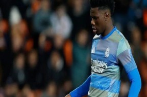 KOK棋牌_皇家马德里西甲击败瓦伦西亚克罗斯助攻建功的简单介绍